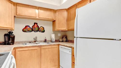 South Scottsdale Casa | Poolside 2 Bdrm Condo Prime Scottsdale Location