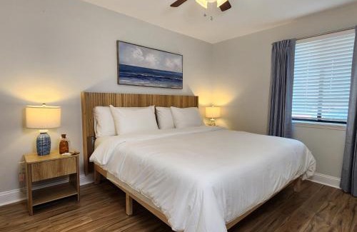 Surfside Beach Apartamento | Poolside Condo in Surfside Beach