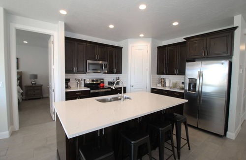 Washington Casa | Poolside Luxury Home - 5BR 4BA