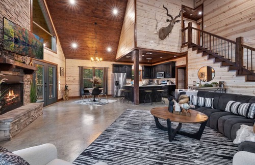 Pickens Cabina | Poolside Par-Tee · Putt & Swim: Mini Golf, Heated Pool & Shuffleboard