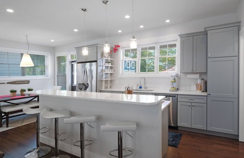 Ottawa Casa | Poolside Paradise 2 bed,1.5 bath