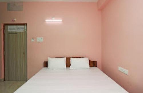 Kolkata Hotel | POP 84811 Hotel Sea Palace