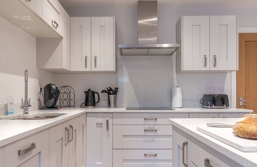 Ebrington Cabaña | Poplar House - sleeps 8 guests in 4 bedrooms