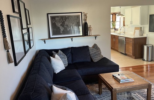 Three Oaks Casa | Poplar Place - 3 BR - Hot Tub - Steps from Downtown