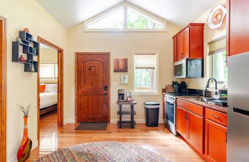 Marshall Cabina | Poplar Treehouse - Rustic Luxury