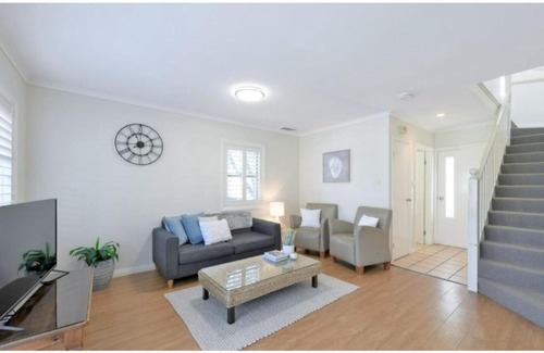 Cams Wharf Casa | Poppies Lakeview Terrace 405
