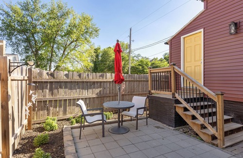 Southeast Omaha Casa | Poppleton Barn-Downtown Omaha Hanscom Park 4 Bedroom 3 Bath/ 3 miles from CWS