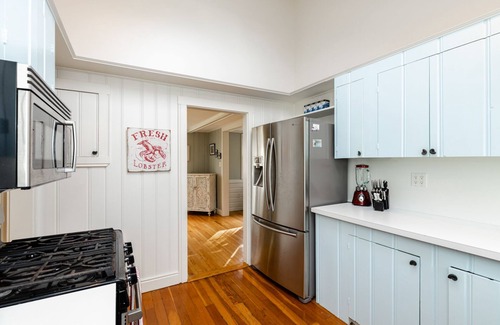 Popponesset Cabaña | Popponesset-3 Bed, 1 bath, outdoor shower. Ten house walk to Bluff Ave beach