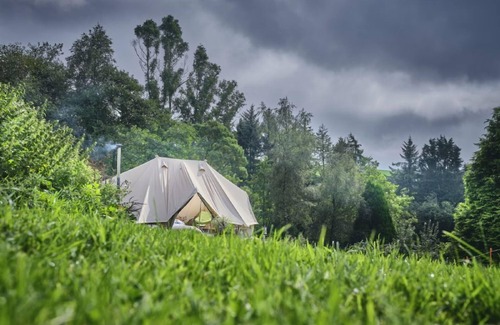 Ash Mill Apartamento | Poppy Bell Tent space for 4, 1 KS Bed