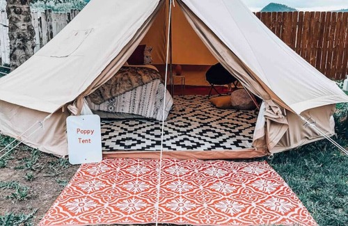 Palisades Alquiler De RV | Poppy boho tent at Valley Village