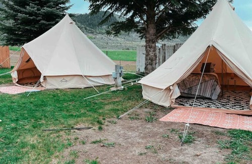 Palisades Alquiler De RV | Poppy boho tent at Valley Village