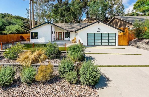 Spinnaker Hill Casa | Poppy Cottage Open Floor Plan Modern Luxury