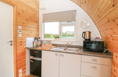 Hornsea Cabaña | POPPY, pet friendly, with a garden in Hornsea
