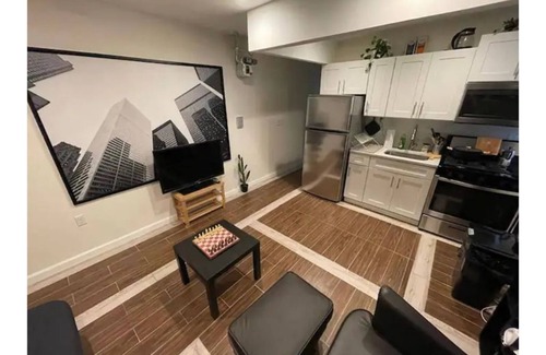 Hunters Point Apartamento | Popular L.I.C Apartment - 1 stop from Manhattan
