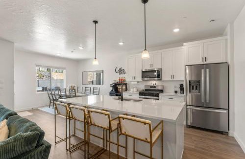 St. George Casa | Popular Poolside Retreat townhouse