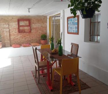 Centro Casa | Porão reformado no centro de Floripa