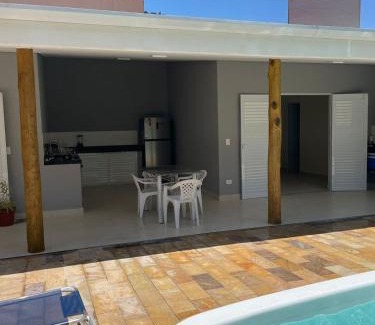 Folha Seca Casa | Por mais dias assim em Ubatuba