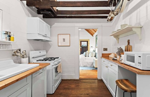 Cabbagetown Casa | Porch Cayenne by Minty Living