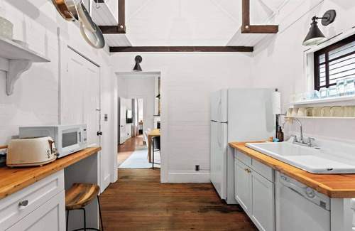 Cabbagetown Casa | Porch Cayenne by Minty Living