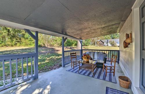 Hudson Casa | Porch, Fire Pit and Grill Blue Ridge Mtn Cottage!
