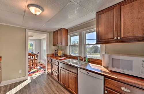 Hudson Casa | ¡NUEVO! Blue Ridge Mtn Inicio w / Porche ~ 6 Mi a Lenoir!