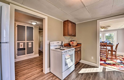 Hudson Casa | ¡NUEVO! Blue Ridge Mtn Inicio w / Porche ~ 6 Mi a Lenoir!