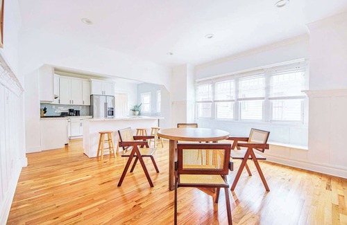 Downtown Los Angeles Casa | Porch & Lush Garden Bright 3BR Escape