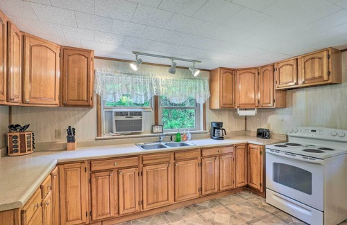 Marshall Cabina | Porch & On-Site Creek: Marshall Cabin Retreat