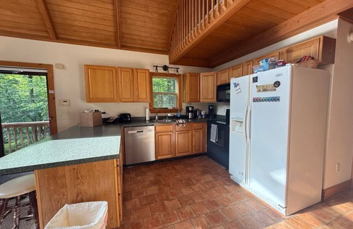 Alpine Lake Casa | Porch Paradise | Walk to Lake | Pet Friendly | Sleeps 13