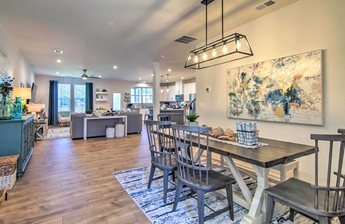 Millville Casa | Porch + Pool Access: Millville Townhome!