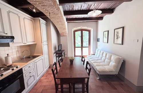 Poreta Otro | PORETA BIOFARM/SPOLETO CENTRE 5 KMS/SLPS 8/SHOPS, BARS ETC 1 KM/ROME 1 HR/WIFI