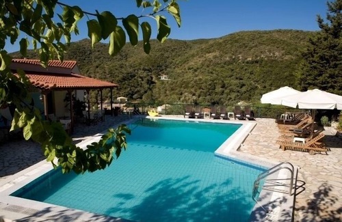 Mikros Gialos Alquiler De RV | Poros Beach