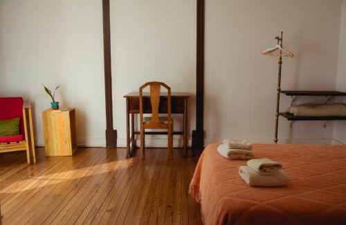 Liebig Casa | Portón Rojo