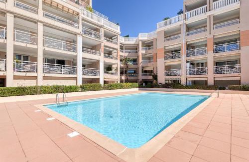 Golfe Juan Apartamento | Port Azur Sea View - Happy Rentals