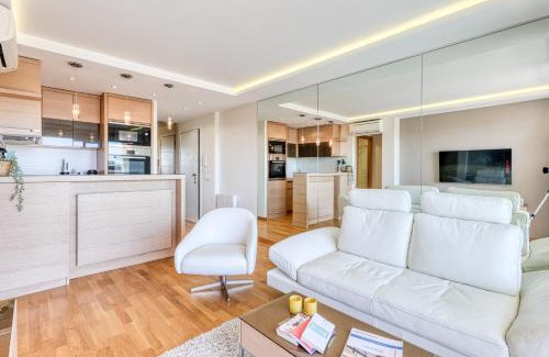 Golfe Juan Apartamento | Port Azur Sea View - Happy Rentals