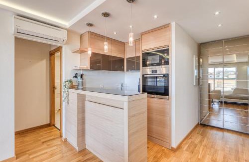 Golfe Juan Apartamento | Port Azur Sea View - Happy Rentals
