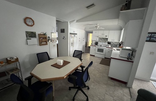 Port Charlotte Casa | Casa totalmente amueblada con piscina climatizada eléctrica - 86 grados!