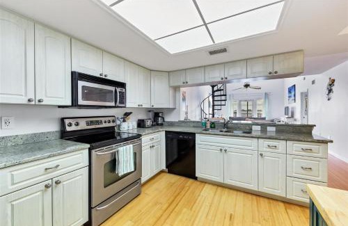 Port Charlotte Casa | Port Charlotte Private Waterfront Condo WA4410-317