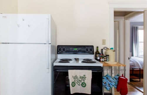Parkside Apartamento | Port City Nest: Beautiful 2bd w/ Balcony & Parking