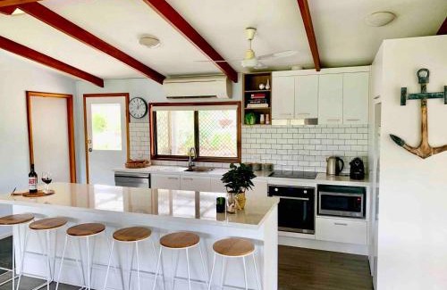 Port Elliot Casa | Port Elliot Coastal Cottage - 18 Handby Street,Port Elliot, No Linen Included