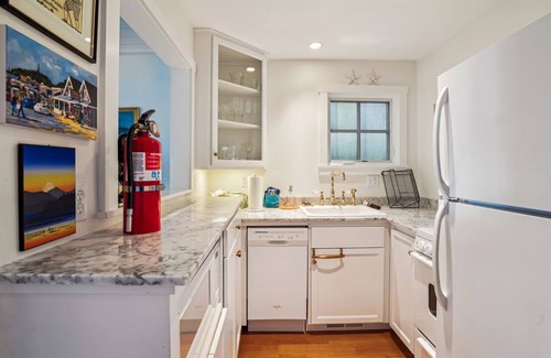 Cannon Beach Casa | Port House - New Oceanfront Listing! - Beachcomber Vacation Homes