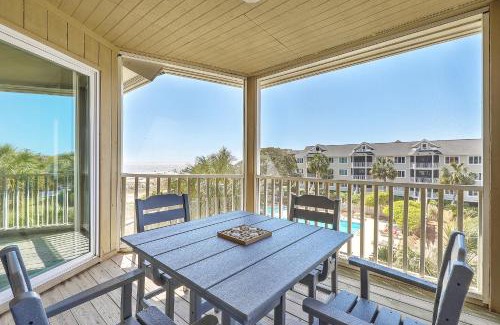 Isle of Palms Apartamento | Port O' Call E302 - Top Floor Ocean View Condo!
