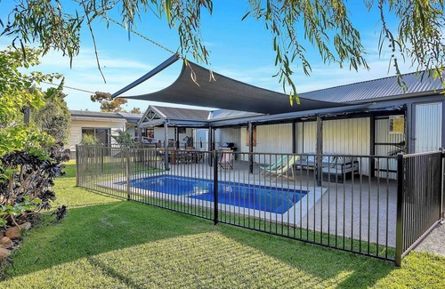 Port Willunga Casa | Port Parade Poolside BBQs and Modern Beach Living