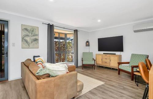 Port Willunga Casa | Port Parade - Poolside BBQs and Modern Beach Living