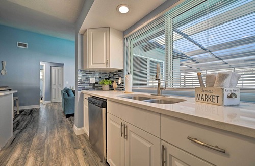 Orchid Lake Village Casa | Port Richey Getaway w/ Lanai, Pool & Grill!