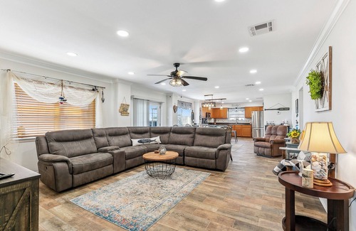 Port Sulphur Casa | Port Sulphur Retreat w/ 2 Balconies & Bayou Access
