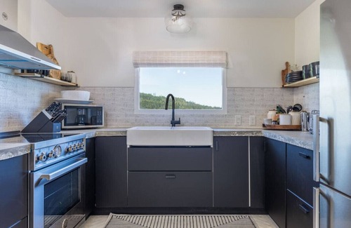 Adelma Beach Casa | Port Townsend waterfront hot tub.