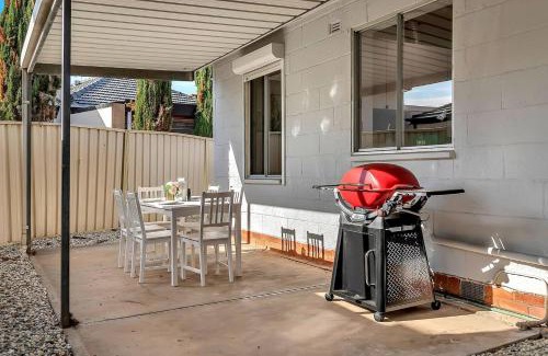 Oaklands Park Casa | Porta Marion - Practical Comfort Opposite Westfield