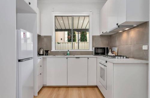 Oaklands Park Casa | Porta Marion - Practical Comfort Opposite Westfield