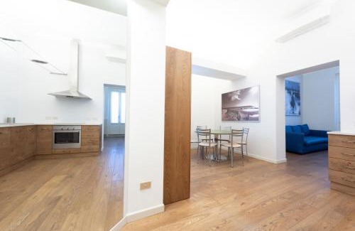 Porta Venezia Apartamento | Porta Venezia Elegant Penthouse with Terrace